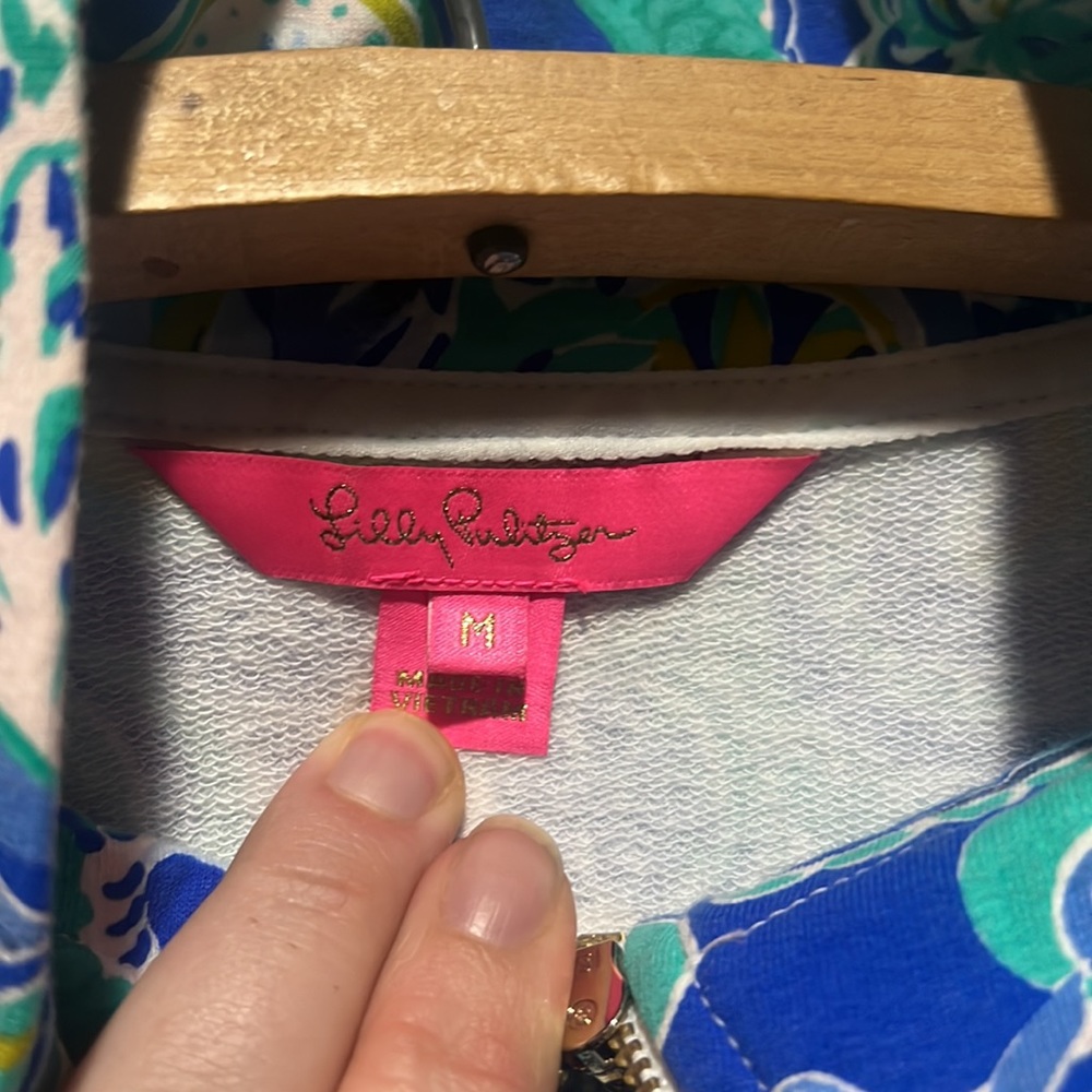 Lily Pulitzer UPF 50+ SPF skipper Popover Blue Grotto Sirens and Spirits - Picture 7 of 11
